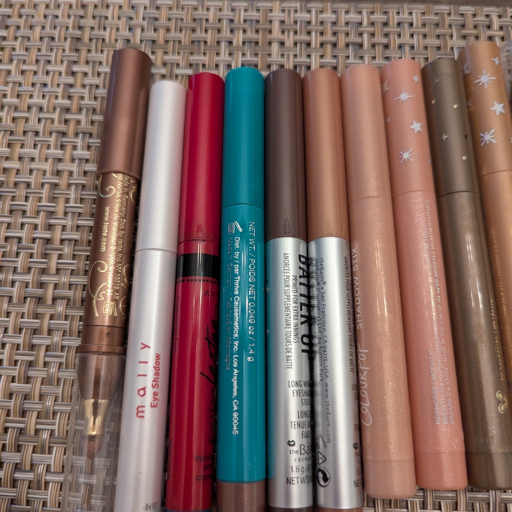 Assorted Eye Makeup Pencil Set - Picture 2 of 4